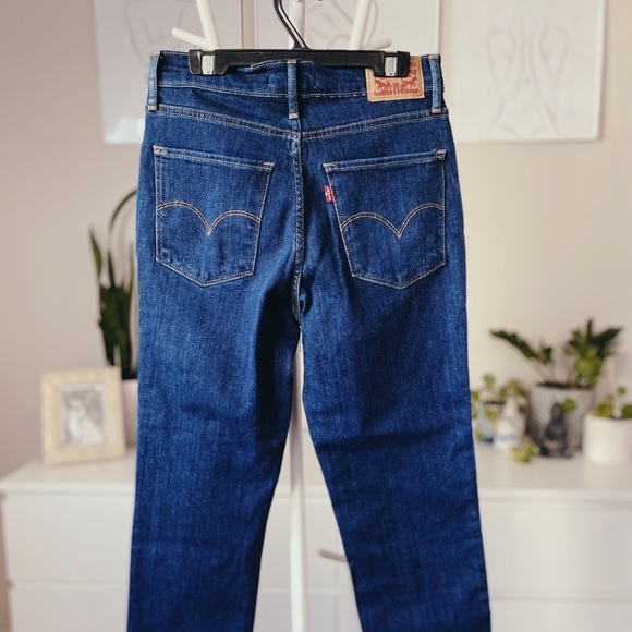 LEVIS 724 High Rise Crop Dark Wash Jeans - Picture 2 of 5